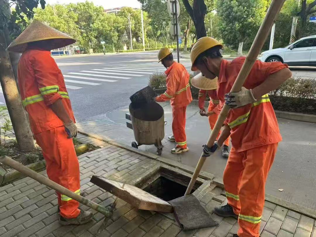 20251011排水行业成功应对汛期考验保障城市平稳运行（排水中心）内网+申水 (9).jpg