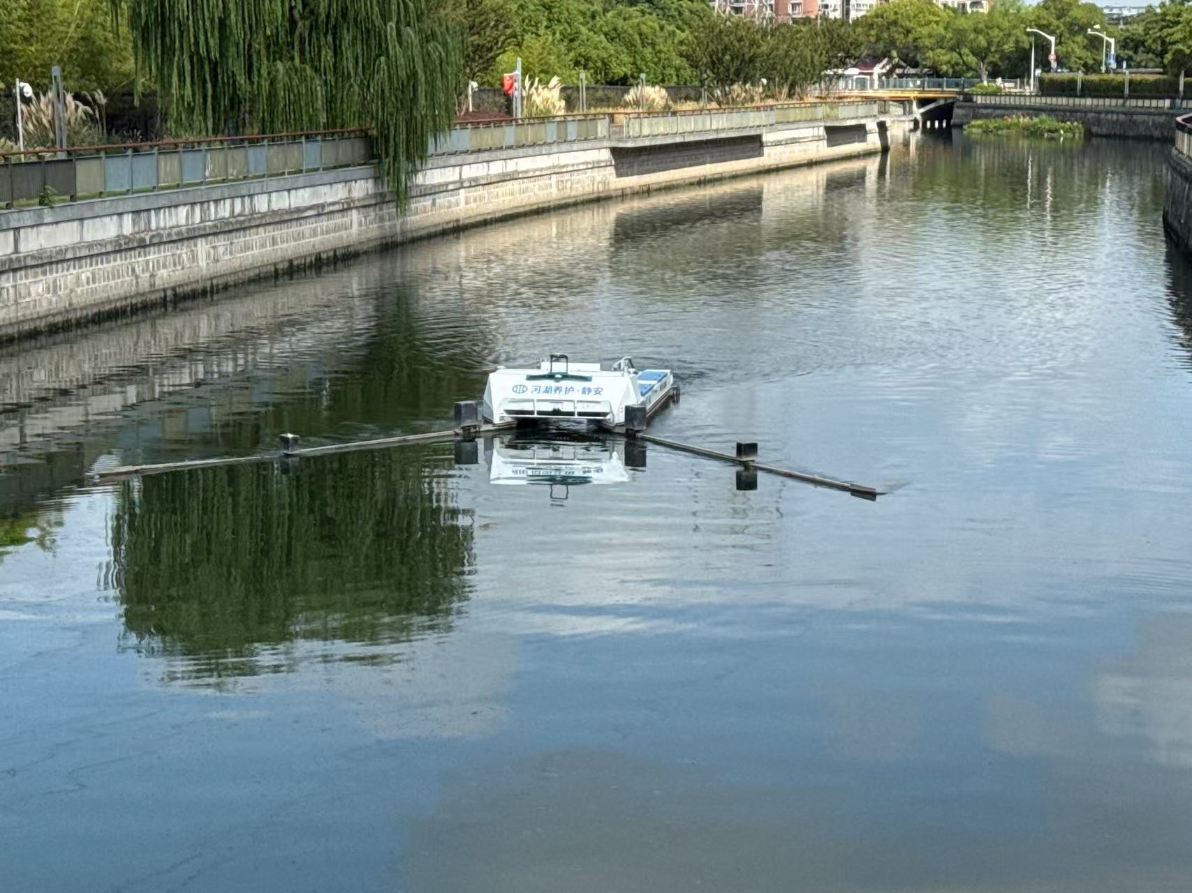 20251009水利行业多措并举保障国庆中秋期间全市河湖水环境面貌（水利中心）内网+申水 (1).jpg